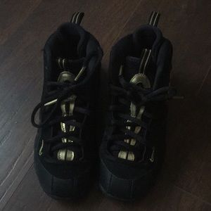 GRADE SCHOOL NIKE FOAMS